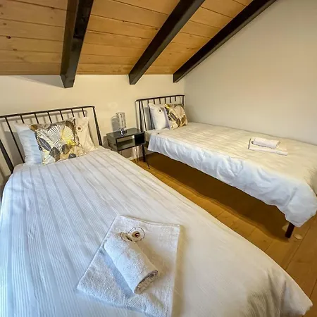 Vikendica The View Pale