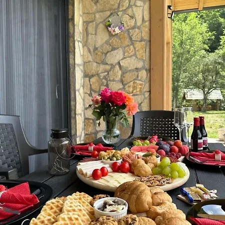 Vikendica The View Pale * ياهورينا